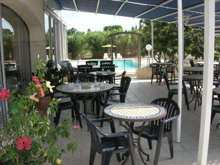 Les Mimosas Otel Lunel  Dış mekan fotoğraf