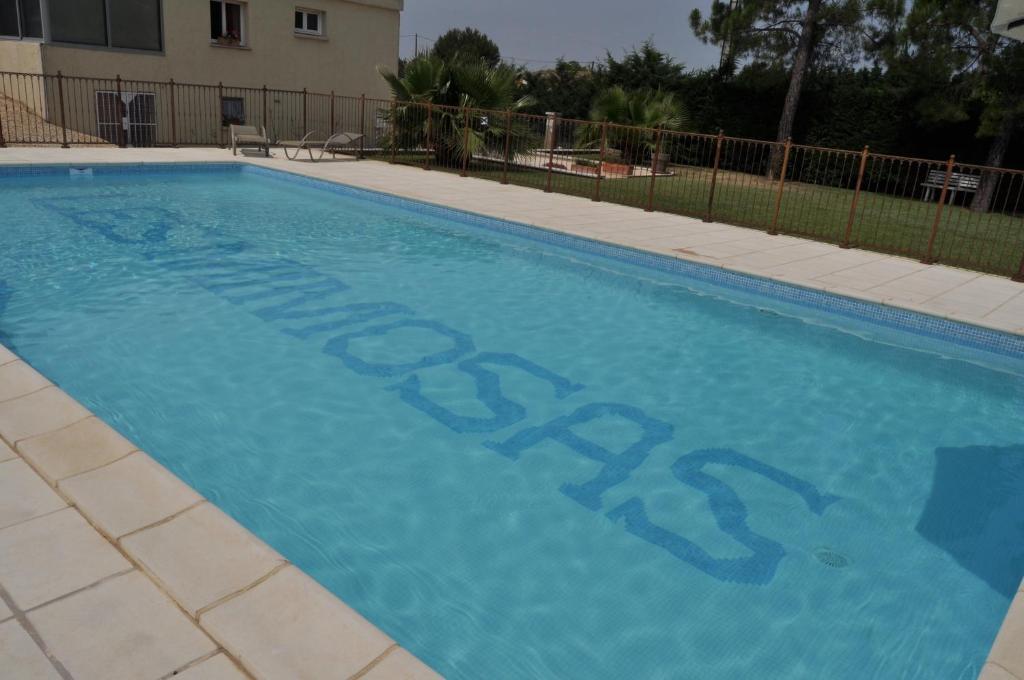 Les Mimosas Otel Lunel  Dış mekan fotoğraf