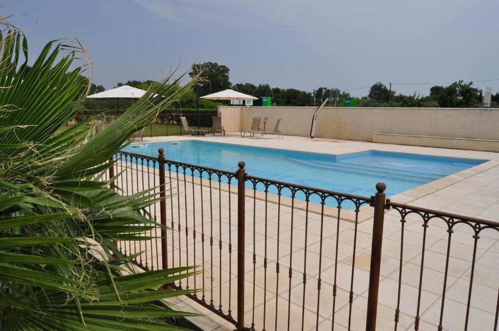 Les Mimosas Otel Lunel  Dış mekan fotoğraf