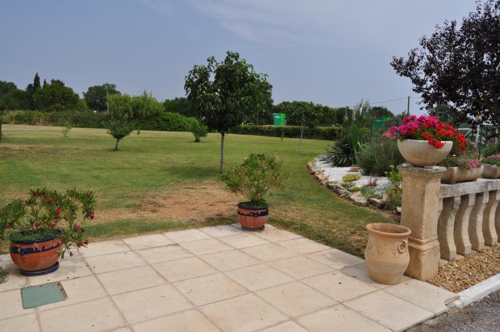 Les Mimosas Otel Lunel  Dış mekan fotoğraf