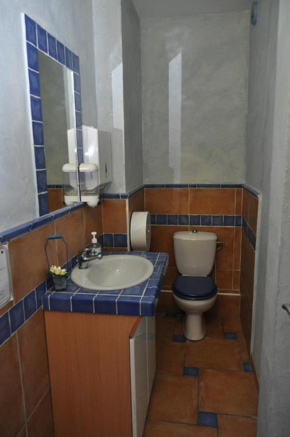 Les Mimosas Otel Lunel  Oda fotoğraf