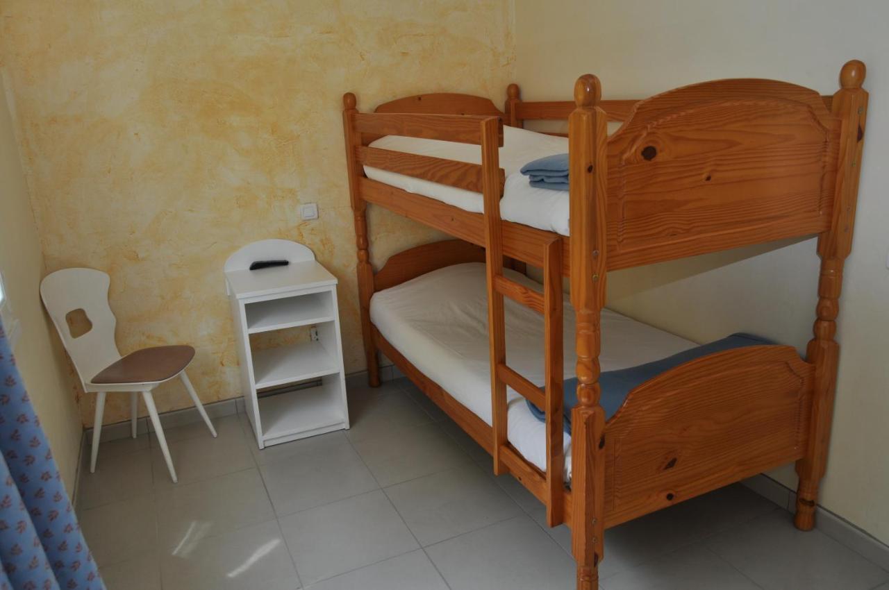 Les Mimosas Otel Lunel  Oda fotoğraf