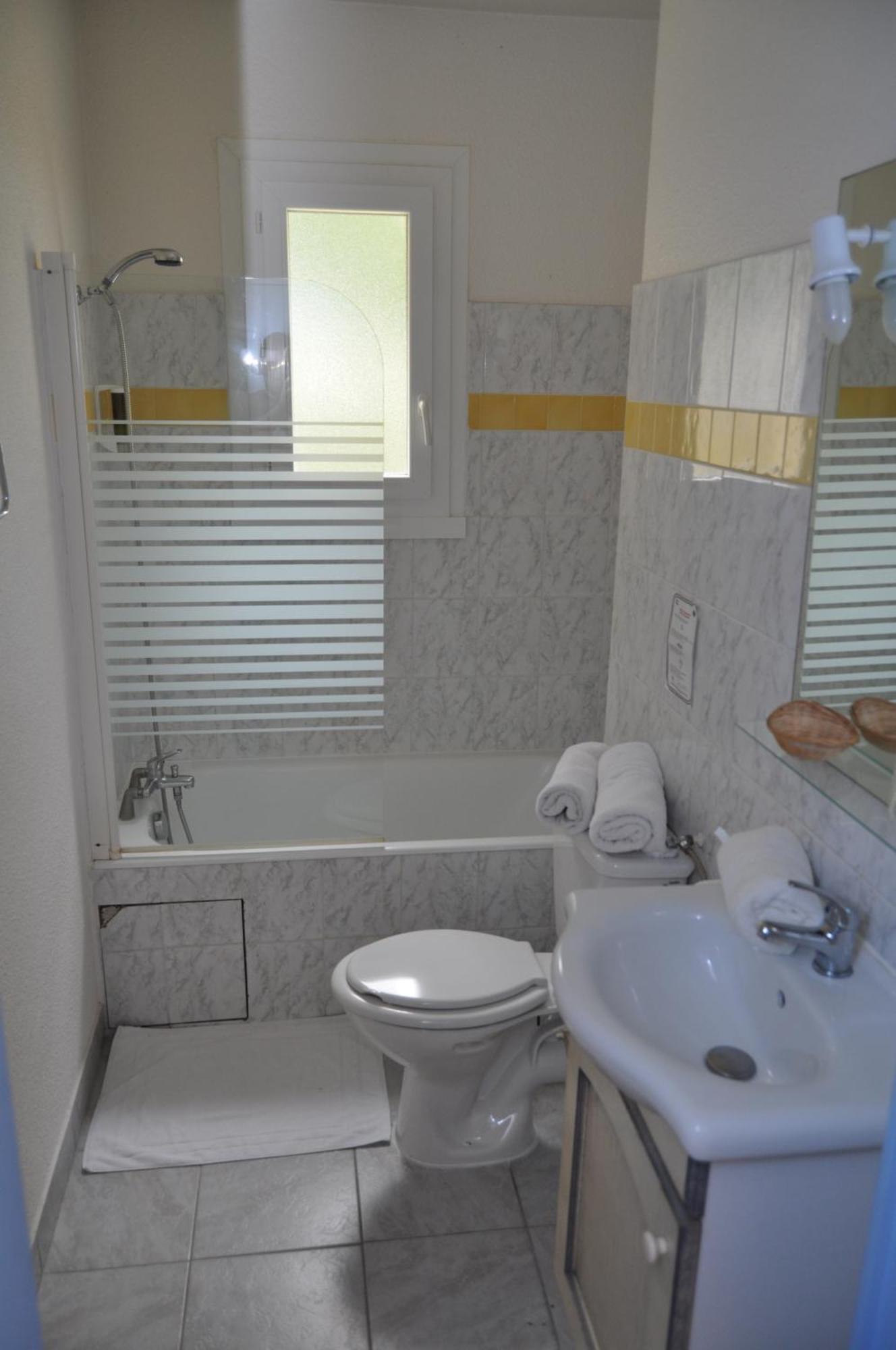 Les Mimosas Otel Lunel  Dış mekan fotoğraf
